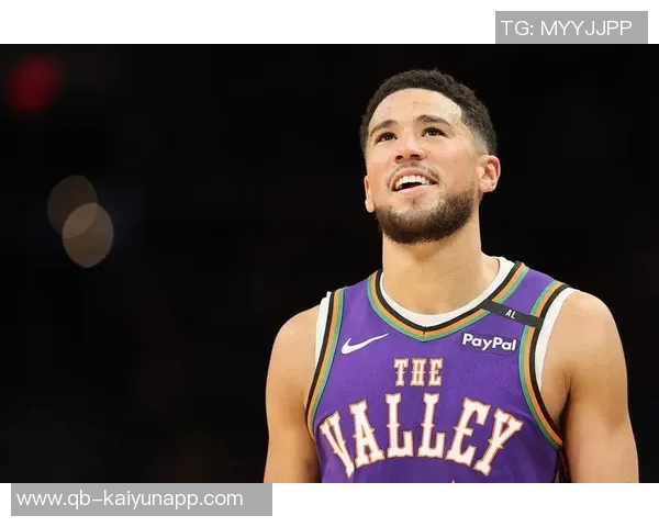 布克遭遇严密防守表现低迷18投仅4中贡献10分16助攻却有9次失误