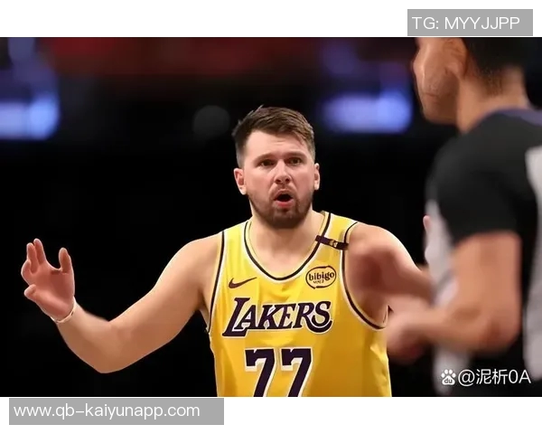 东契奇季前赛表现出色轻松砍下31分5板9助展现瘦身效果