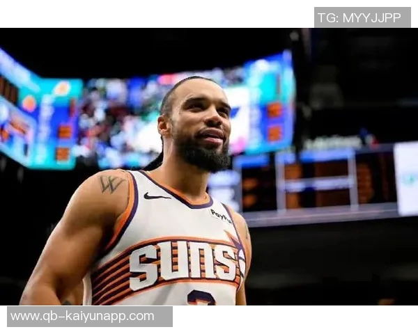 布克谈狄龙关键时刻表现称球队希望他持续带来积极能量