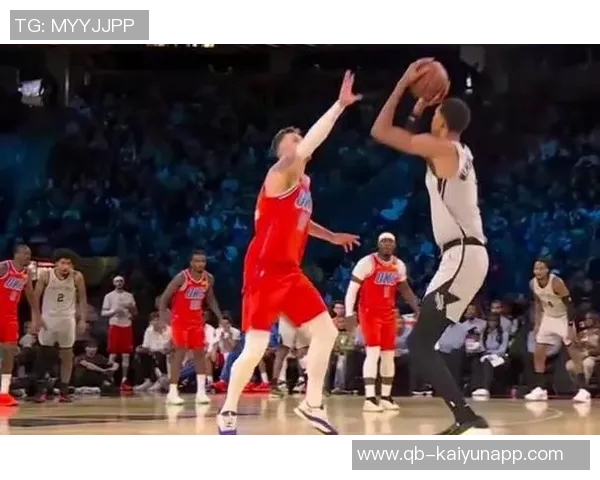 文班复出在即期待他在NBA杯半决赛对阵雷霆的精彩表现