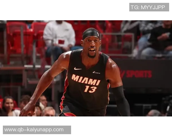 阿德巴约半场表现出色10投7中贡献16分5篮板助力球队高效终结比赛