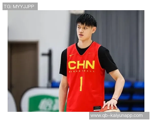 媒体人点评曾凡博发展潜力认为篮网不让其上场实属不合理